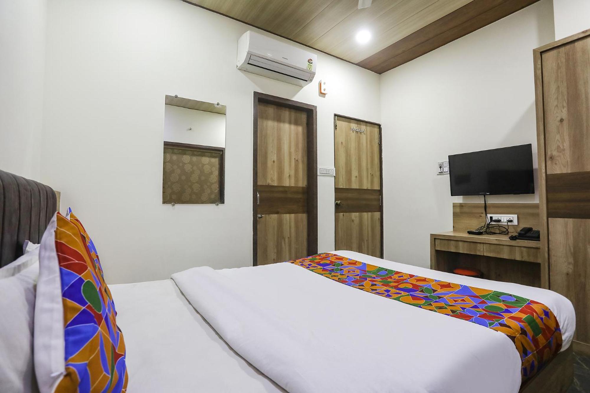 Fabhotel Vedanta Inn - Nr Sitabudli Fort Nagpur Exterior photo